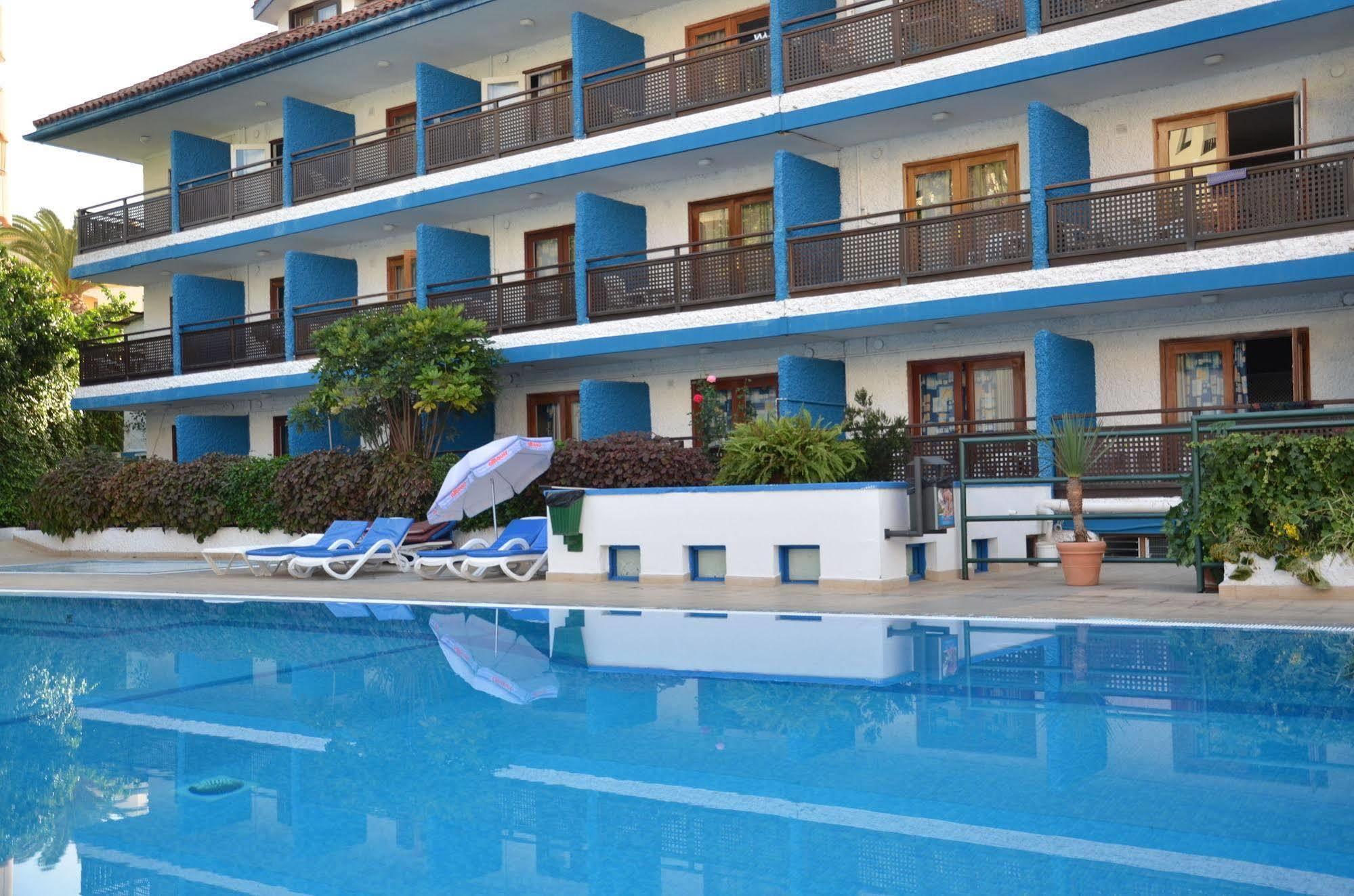 Apartahotel Pez Azul 3*